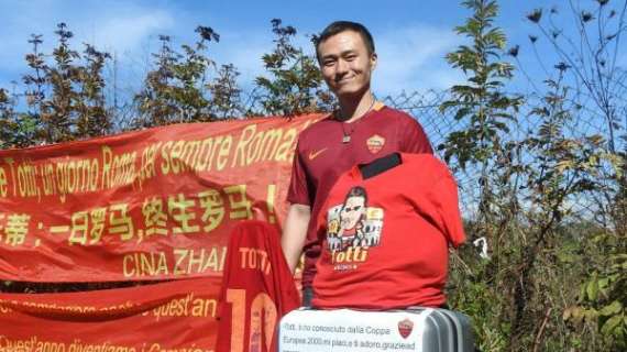 Il pellegrinaggio di Zhang Bo: "8160 km solo per Totti". FOTO!
