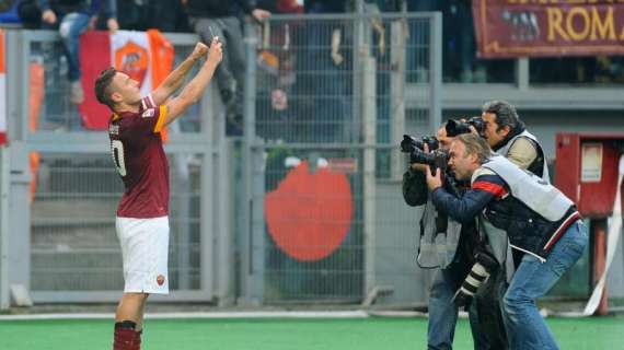 Accadde oggi - Sacchi: "Il centravanti? A Garcia servono giocatori totali". De Rossi: "Vivo per la Roma". Totti: "Mi sarebbe piaciuto lavorare con Mourinho"