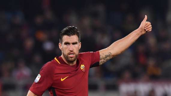 Roma-Genoa, lo Stadio Olimpico tributa Strootman: arriva anche l'abbraccio con De Rossi. Standing ovation al momento dell'uscita dal campo