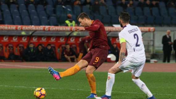 Roma-Fiorentina 4-0 - La gara sui social: "Se Dzeko canta come contro i gigliati, vince Sanremo"