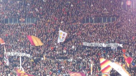 Striscione della Sud sulla discriminazione territoriale. FOTO!