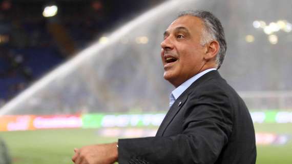 Twitter As Roma: "Pallotta e Baldissoni con la coppa restaurata dello scudetto 1941-42". FOTO!