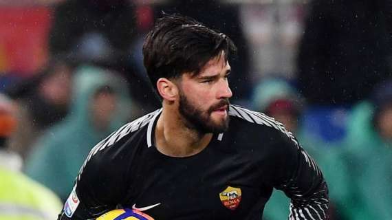 Alisson versione uomo di casa: "Armato e pericoloso". FOTO!