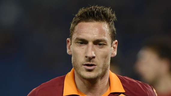 Fisichella: "La Roma sta pensando al futuro. Totti è una persona divertentissima"