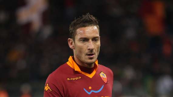 Catania-Roma, Totti non ce la fa e parte dalla panchina. Ecografia domani