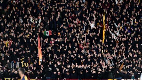 LA VOCE DELLA SERA - Zaniolo in campo con una maschera al volto, terminata la "punizione" di Felix. Roma Femminile, Spugna: "Abbiamo voglia di fare una grande gara"