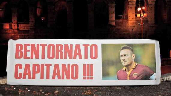 Striscione al Colosseo: "Bentornato Capitano". FOTO!