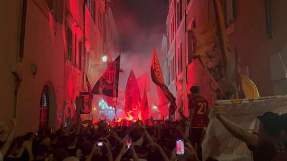 98° compleanno della Roma, entusiasmo e cori alla mezzanotte. VIDEO!