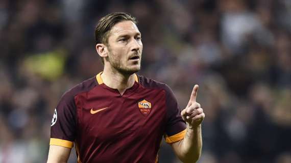 I tifosi avversari applaudono Messi, la stampa spagnola ricorda l'omaggio del Bernabeu a Totti