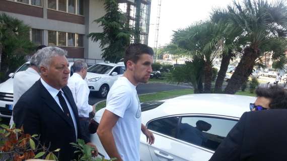 Visite mediche terminate per Strootman. L'olandese ai tifosi: "Forza Roma". FOTO!