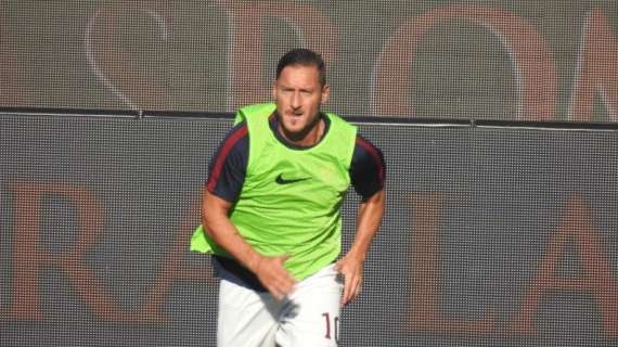 Facebook, Totti: "Finita la sessione mattutina. Dopo pranzo si ricomincia". FOTO!