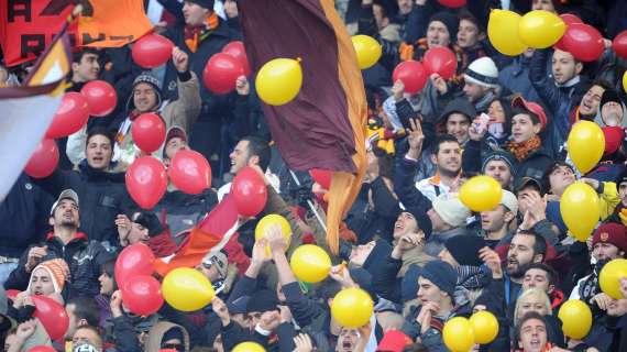 LA VOCE DELLA SERA - Roma sconfitta dalla Lazio, giallorossi in inferiorità numerica per oltre 80 minuti. Luis Enrique: "Vorrei giocare un derby in undici". De Rossi: "Terzo posto quasi impossibile ormai"