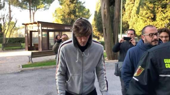 Nicolò Zaniolo lascia l'Olimpico dopo aver assistito a Roma-Lazio. VIDEO!