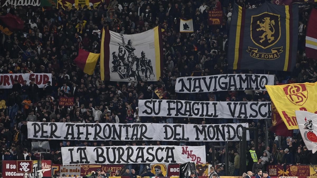 Striscione in Curva Sud: "Navigammo su fragili vascelli per affrontare del mondo la burrasca". FOTO!