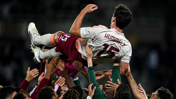 Torino-Roma 0-2 - Hummels festeggiato a fine partita per il suo addio al calcio. FOTO!
