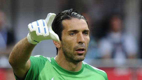 Buffon: "Totti? Uno dei pochi fuoriclasse in circolazione"