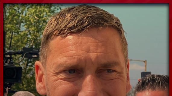 Si scrive Totti, si legge Roma: tanti auguri Francesco. GRAFICA!