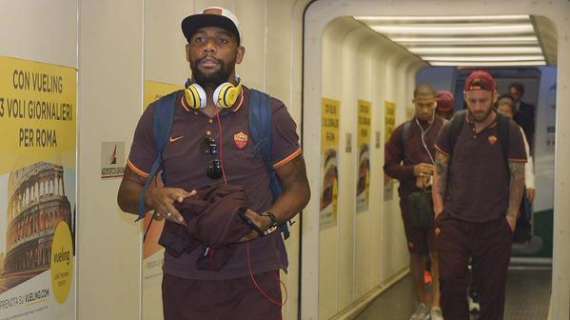 Twitter AS Roma - Squadra arrivata a Genova. FOTO!