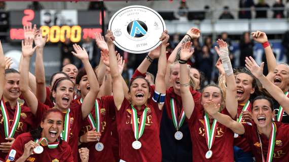 La Roma Femminile riceve il trofeo dello scudetto. La photogallery!
