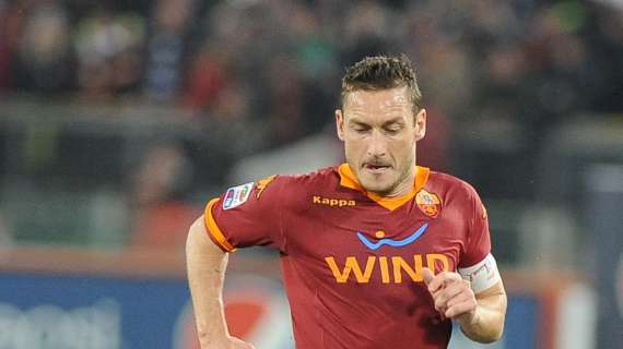 Petruzzi: "Totti è uno dei più forti al mondo, migliora ogni anno di più"