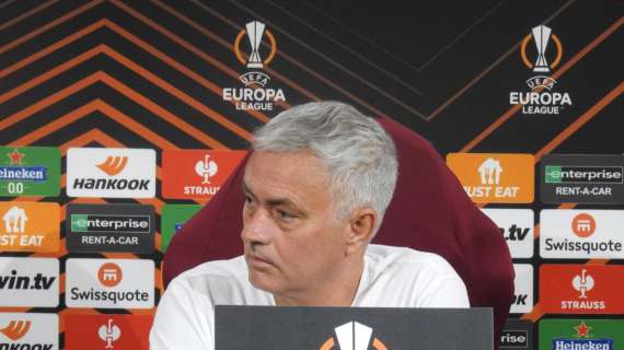 Mourinho: "A volte mi chiedo quanti romani non lavorano, i tifosi ci seguono sempre, sono la nostra famiglia. Giochiamo per un solo risultato che è la vittoria"