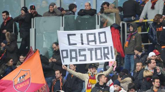 Striscioni all'Olimpico: "Noi padroni di Roma, voi schiavi di Milano"