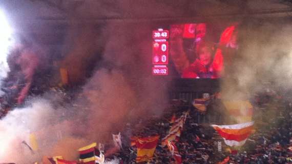 La gara vista dalla curva  - La pioggia non ferma i tifosi, applausi per il ritorno in campo di Stekelenburg. VIDEO!