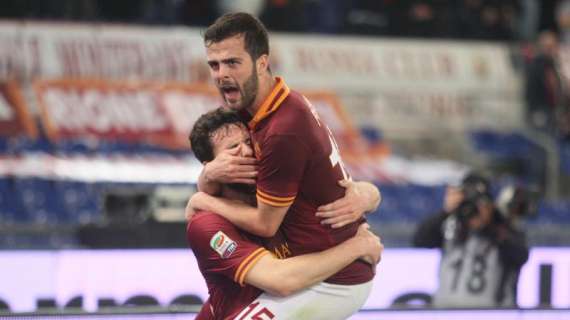 Destro in gol contro la Lazio, Pjanic scherza: "Strano, non segna mai..."