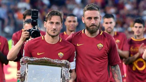 Totti difende De Rossi: "Tutti hanno il diritto di sbagliare. Nessuno metta in discussione quello che ha fatto per la Roma: è il nostro capitano"