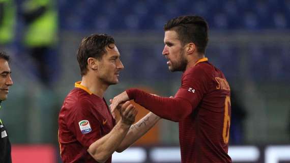Strootman ricorda la cena d'addio al calcio di Totti: "Un anno fa". FOTO!