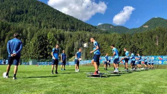 Lazio, esercitazioni tecniche sul possesso palla e partitella a campo ridotto