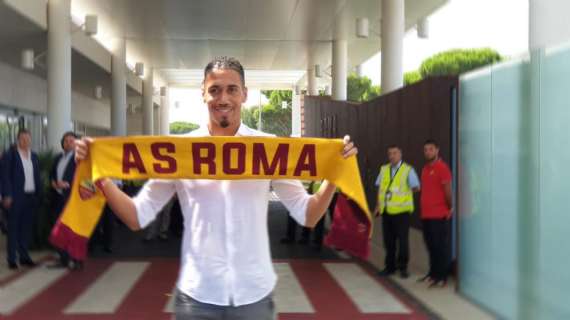 Smalling: "Non vedo l'ora di iniziare. Forza Roma!"