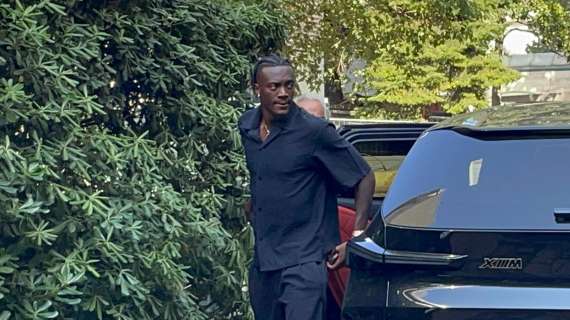 Besiktas, Abraham si presenta: "Nuova famiglia, nuova casa". Poi il saluto alla Roma: "Grazie di tutto, la prima Conference League sarà sempre speciale"
