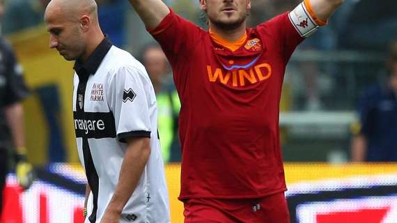 Totti risponde a Raiola: "Mai sono stato razzista e mai lo sarò"