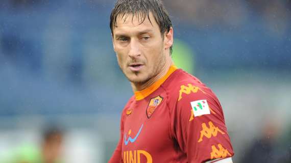 Totti: "Abidal grande sportivo, domani la sua battaglia più grande"