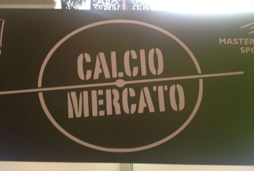 CALCIOMERCATO – Napoli, Martin il nuovo nome a centrocampo. Atalanta, domani le visite di Samardzic. L’Al-Hilal su Walker. Joao Pedro potrebbe tornare in Italia. Milan, ufficiale Fofana