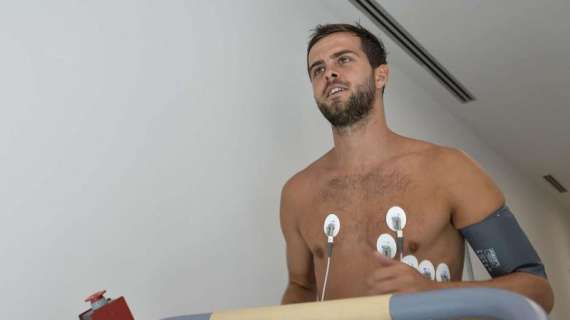 Pjanic, terminate le visite mediche con la Juventus. Probabile già in giornata il comunicato ufficiale. FOTO! VIDEO!