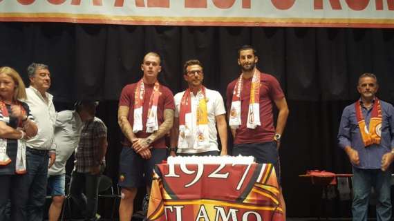 PINZOLO - Di Francesco: "Il calcio non deve cambiare il rispetto per i tifosi". Gonalons: "Farò di tutto per questa maglia". Karsdorp: "Imparerò presto l'italiano" FOTO! VIDEO!