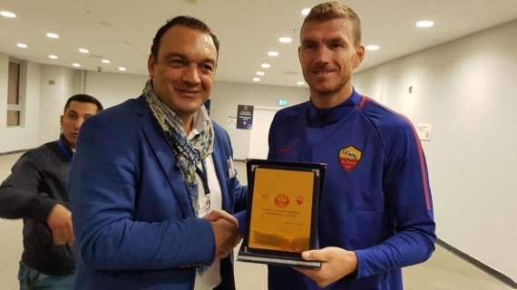 Dzeko e Pedro Henrique premiati come migliori giocatori di Qarabag-Roma. FOTO!