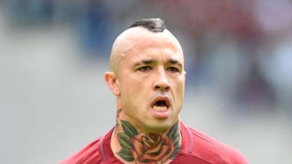 I tifosi del Belgio contestano Martinez: esposto uno striscione con un disegno della faccia di Nainggolan