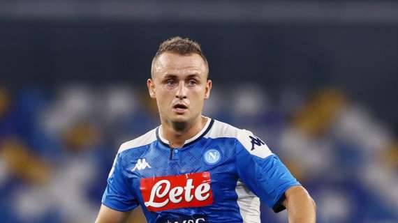 Napoli, Lobotka out per tonsillite. Piscina e palestra per Petagna, terapie per Rrahmani