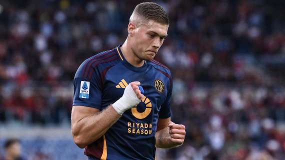 Roma-Udinese 3-0 - La gara sui social: "Questa partita l'avresti vinta anche con De Rossi in panchina. Basta fischi a Pellegrini, è un linciaggio inutile contro il nostro capitano"