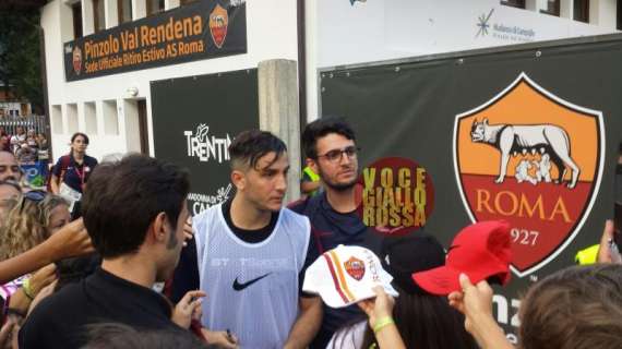 Manolas, Strootman e Seck firmano autografi dopo l'allenamento. FOTO! VIDEO!