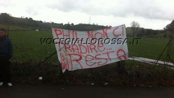 Trigoria - Striscione per Mexes. Assenti Cassetti, Riise, De Rossi e Pizarro. Provato Menez con Perrotta e Taddei