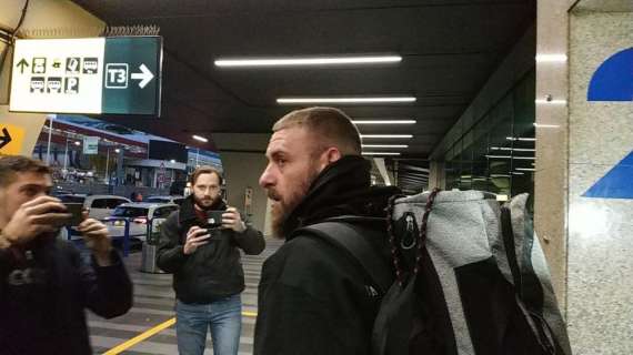 Fiumicino, De Rossi torna a Roma. Il pensiero per Zaniolo: "Ho appena saputo, lo andrò a trovare". FOTO! VIDEO!