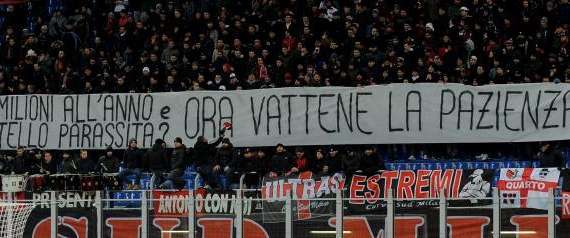 Milan, striscione di protesta contro Donnarumma: "Ora vattene, la pazienza è finita". FOTO!