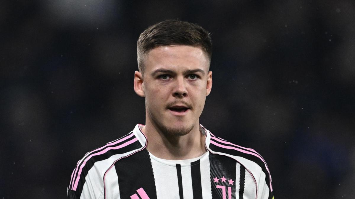 Juventus, infortunio per Holm. Non ci sarà contro la Roma 