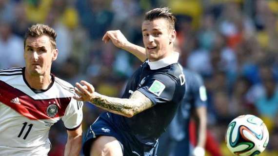 Dall'Inghilterra: il Lione sfida la Roma per Debuchy