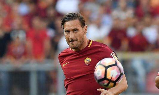 Instagram, una tifosi incontra Totti: "Un regalo di mio padre dall'aldilà"
