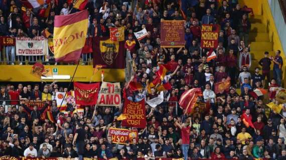 Giudice Sportivo: 10.000 euro di multa alla Roma per lancio di petardi da parte dei tifosi giallorossi